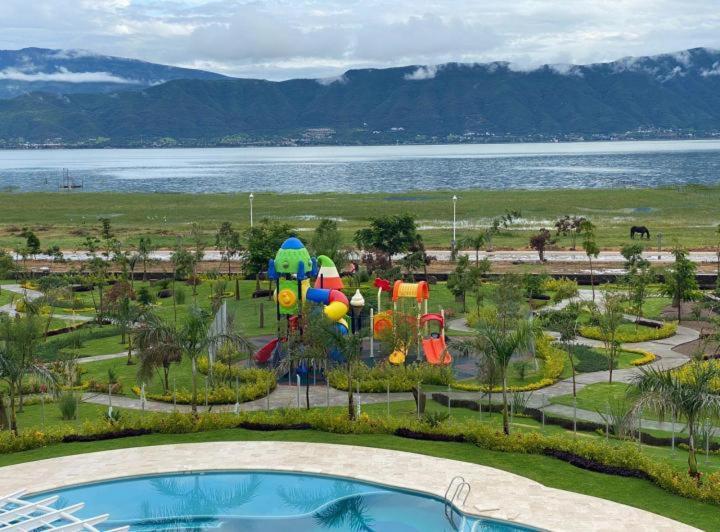 Hermosa Casa En Orilla Del Lago -Zona De Villedos- San Cristobal Zapotitlan المظهر الخارجي الصورة