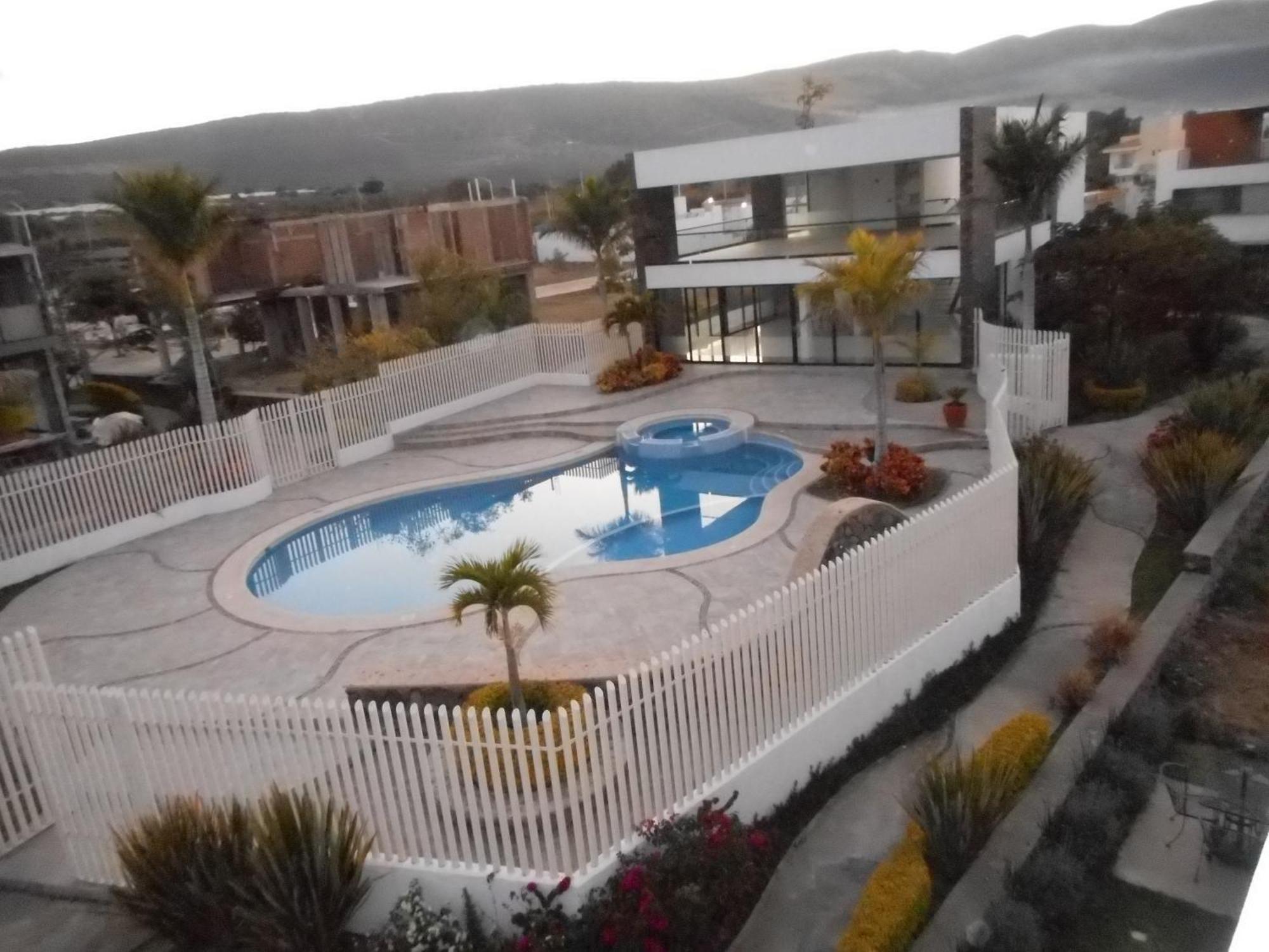 Hermosa Casa En Orilla Del Lago -Zona De Villedos- San Cristobal Zapotitlan المظهر الخارجي الصورة