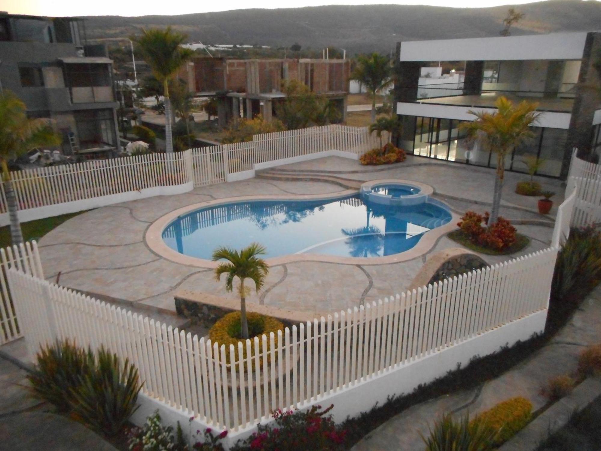 Hermosa Casa En Orilla Del Lago -Zona De Villedos- San Cristobal Zapotitlan المظهر الخارجي الصورة