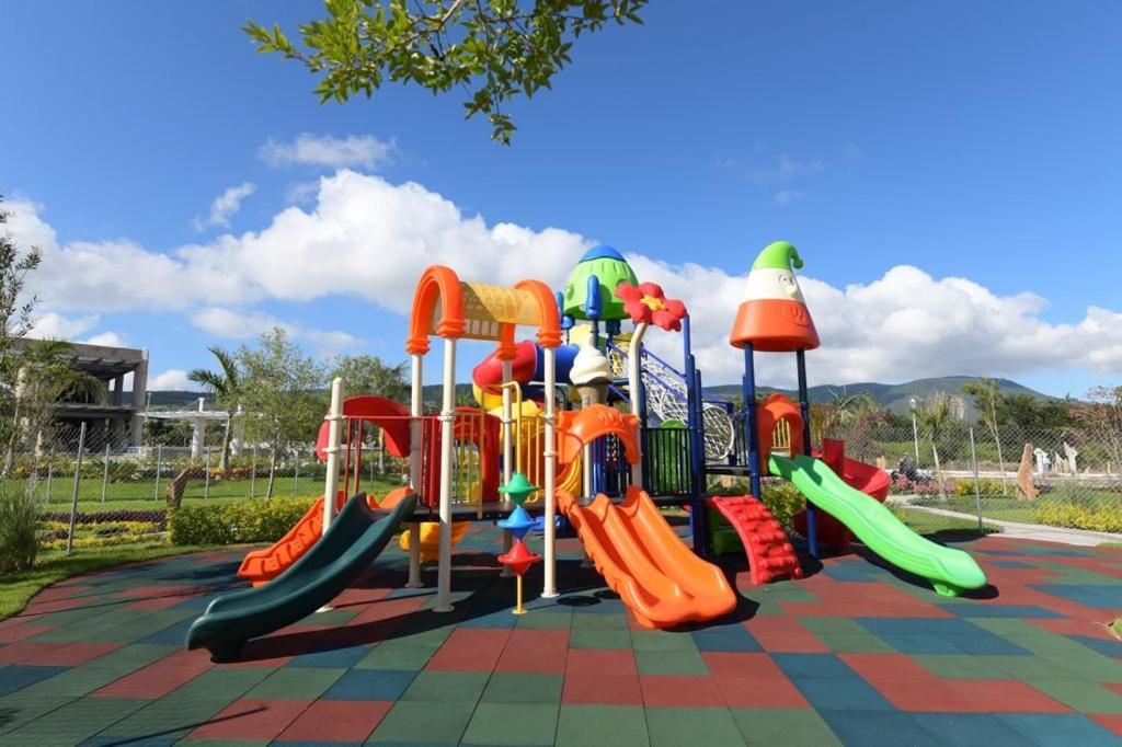 Hermosa Casa En Orilla Del Lago -Zona De Villedos- San Cristobal Zapotitlan المظهر الخارجي الصورة